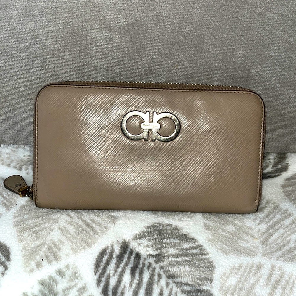 Authentic Salvatore Ferragamo zip wallet